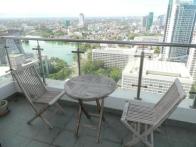 Enjoying great views over the sea and Beira Lake, this excellent fully furnished apartment is ready for immediate occupation.
 
Covering c.1600s...