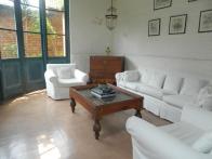 Attractive and welcoming, this well-furnished Colombo 6 townhouse is available for immediate occupation.

Located on the city side of Dutugemunu...
