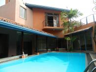An attractive 3 bedroom property on the Colombo side of Battaramulla, including a centrally-positioned swimming pool.

Benefiting from a fantast...