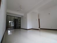 Located off Buthgamuwa Road, Rajagiriya, this airy c.2200 sq.ft. apartment is offered unfurnished for immediate rental.

Benefiting from excelle...