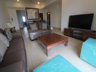 Fabulous Park Heights 1750 sq.ft. apartment offering superb views over Colombo 05.

Benefiting from high ceilings and superb finishes, the apart...