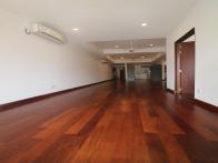 Located on De Fonseka Road, Colombo 4, this excellent 1400 sq.ft. unfurnished apartment is available for immediate rental.

Benefiting from wood...