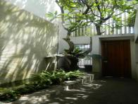 Located close to Horton Place, this beautiful unfurnished family home offers style and a great layout in an exclusive location.

Boasting a full...