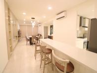 This superbly presented Colombo City Center (CCC) apartment is available for immediate rental.

Fully furnished by an interior designer, this br...
