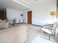 This exceptional F Type AltAir apartment is stylishly furnished and offers commanding views of the Beira Lake.

Airy and light, this 1468 sq.ft....