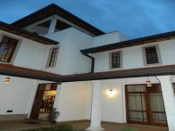 Situated just off the Akuregoda Road in Pelawatte, this great property includes some of the best fixtures and fittings in the area.

In addition...