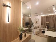 This exceptional, brand new Trizen C1 apartment has been furnished by an interior designer to the highest standard.

Covering 989 sq ft and beau...